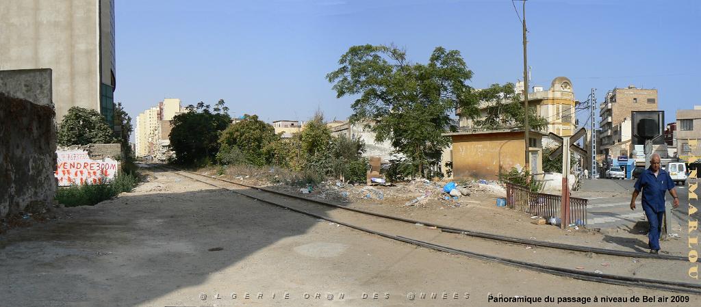 ORAN 2009 pano le passage a niveau Bel Air.jpg